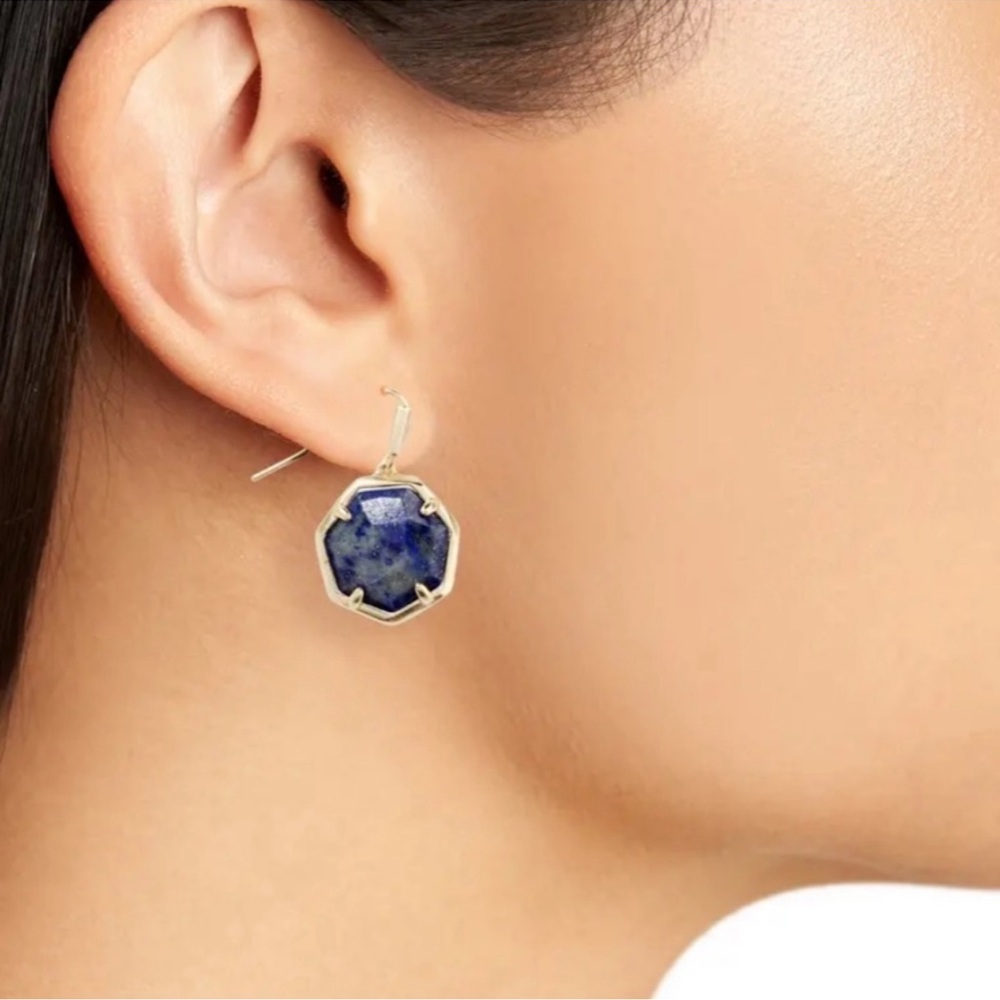 Kendra Scott Cynthia Gold Earrings in London Blue - Picture 2 of 9